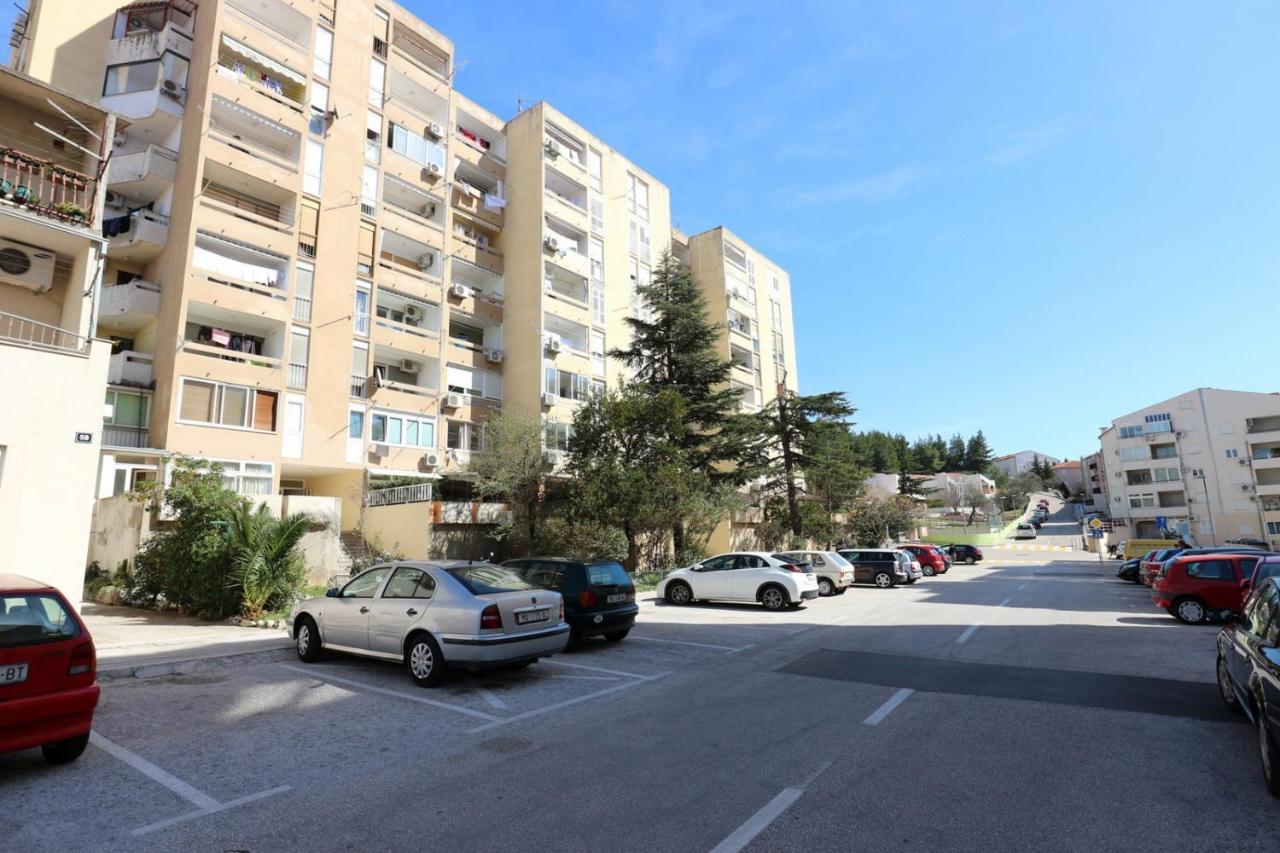 Mali Apartman U Centru Makarska Buitenkant foto