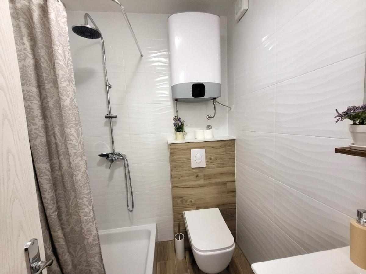 Mali Apartman U Centru Makarska Buitenkant foto