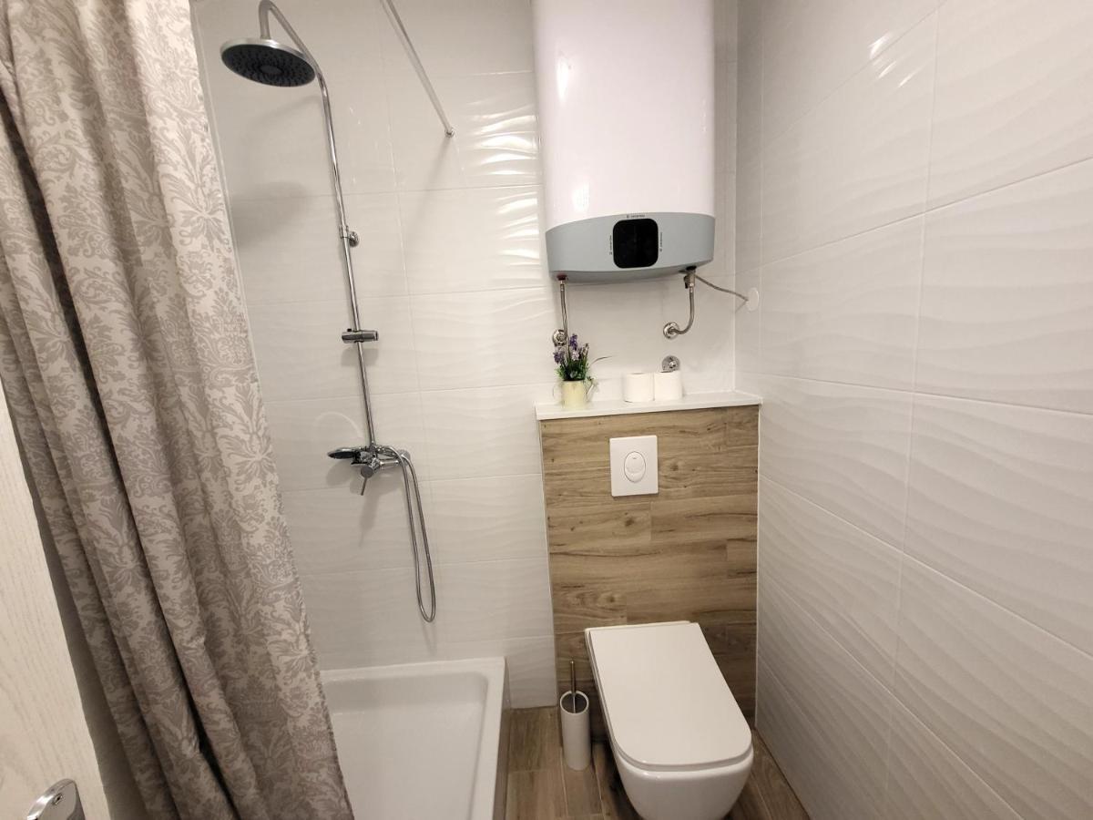 Mali Apartman U Centru Makarska Buitenkant foto
