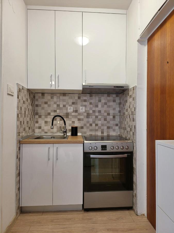 Mali Apartman U Centru Makarska Buitenkant foto
